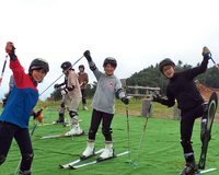 オフシーズンでもスキーができる！雪がなくても雄大な井川高原でスキーやスノーボートが楽しめる♪