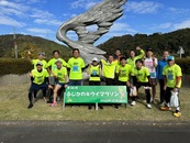 レース後、集合写真①絶好のランニング日和。ワラジ完走2名