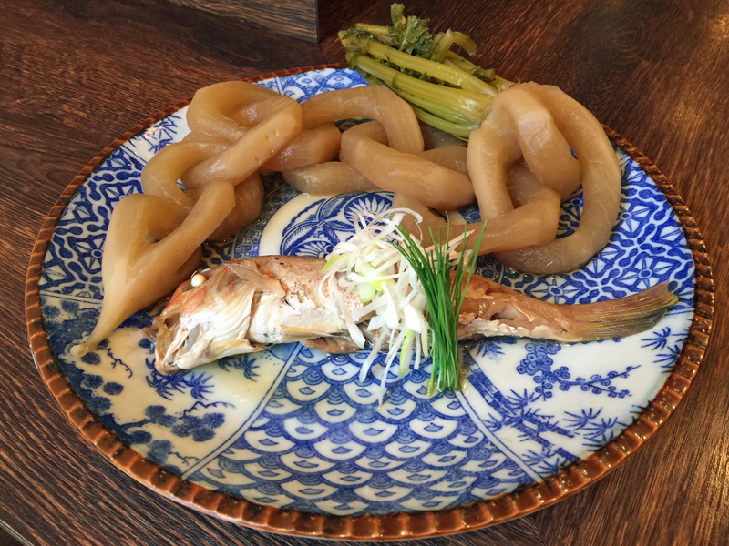 輪違い大根の煮物と魚の煮付け