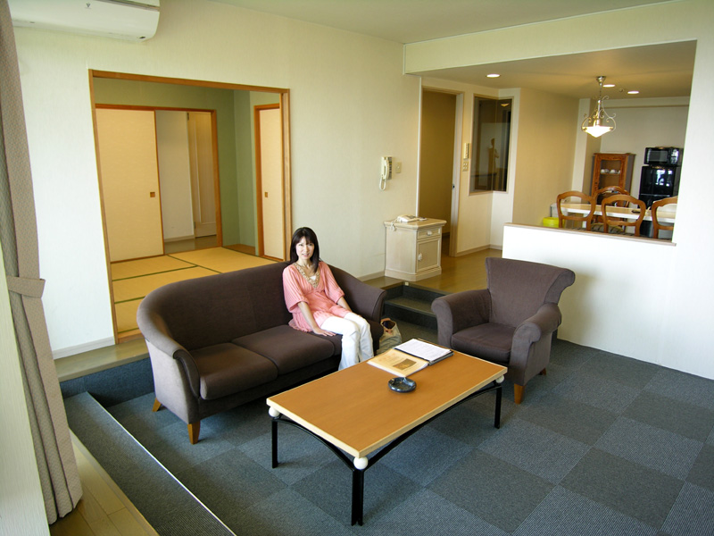 http://www.at-s.com/sbsradio/program/east/2012/06/18/sofa.jpg