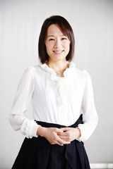 宮下奈都（作家）　(C)堀田芳香