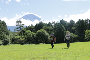 地図を見ながら富士山麓朝霧高原を巡る