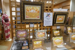 個店でアート展示（観覧無料）