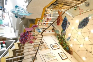個店でアート展示（観覧無料）