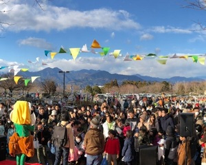 おんぱく運営は、日本平夜市でお馴染みのボクラノオマチ