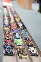 レース開催時はたくさんのマシンがそろいます。