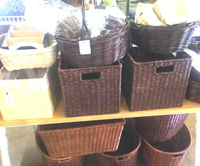 業者さま向けの販売什器も大型からアイアン製品まで最終販売いたします。