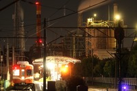 工場夜景や走行音など非日常を体感