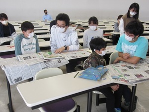 昨年の新聞交流会の様子