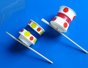 ゴム動力カーを作って、広い会場でレースをしよう！