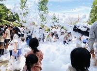 夏は、山で泳ごう！大型プールやスライダー、awa(泡）パーティーに・・・。びしょ濡れ、泡まみれで爽快に楽しもう。