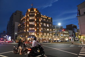 1932年 林百貨店、末廣町店舗住宅（設計者：梅澤捨次郎）