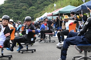 3人力を合わせて2時間先のゴールをめざす