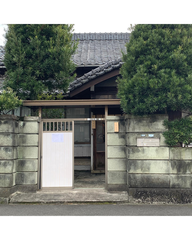 会場　書肆猫に縁側の入り口
