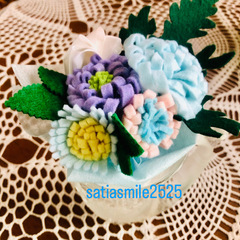 フェルトの花とレース作品