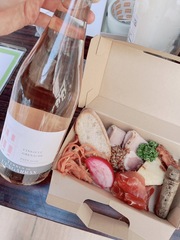 ワインは鹿谷町の酒屋 エスポアごとうより♪フードは浜松の美味しいお店ばかりです！