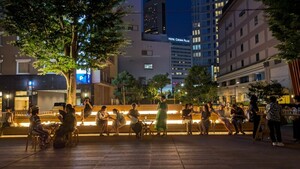 ライトアップした新川モールでおくつろぎください