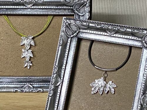 葡萄モチーフ ペンダントトップ 1点物 ハンドメイド SILVER 925製 シルバーアクセサリー 9月 葡萄の葉のペンダントトップ［静岡市