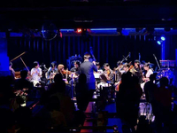 静岡市葵区にある宝台院本堂で、ジャズラージアンサンブルU-Knot（ユーノット）のライブ開催