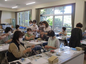 毎回なごやかな雰囲気で、制作を楽しんでいらっしゃいます。