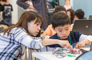 親子で感動のプログラミング体験をしよう！