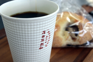 パン・スイーツや淹れたてコーヒーも