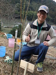 自分の1本を地域の人たちと植えましょう