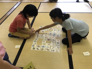 大会のトーナメント戦では、予選から勝ち上がると１対１で対戦します。