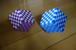 びっくりキューブの他に遠近錯視模型も作ります。