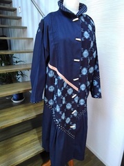 絣と洋服地のコンビで　coatにしました。
