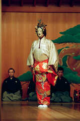 「羽衣」　撮影：前島吉裕
