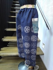 風呂敷を草木染めして　パンツにしました