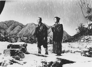 冬―雪山に捨てられる母と置き去ることができない息子の葛藤…