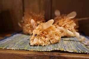 展示販売「天竜杉のかんなくずアート」（ハリネズミ）