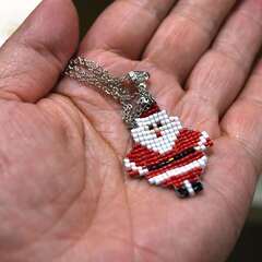 サンタのビーズ織り
