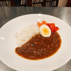 昼夜提供しているカレー