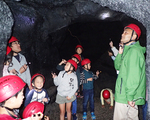 館内ジオラマ洞窟