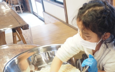 浜松で子どもと行きたい味噌作り！「明治屋醤油」で食育体験