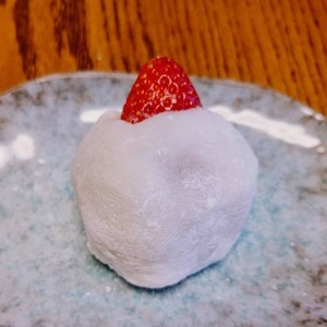 【ぬまつーグルメ】紅ほっぺの苺大福。「美富士製菓店」のお菓子は幸せの味がする。たぬきケーキもあるよ！（沼津市大岡）