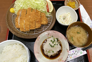 【ぬまつーグルメ】お腹いっぱい、胸いっぱい。さくら食堂の定食がニジュウマル！！（沼津市共栄町）