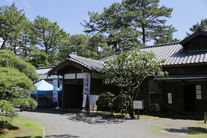飲食店の皆さ〜ん！今年も沼津の「食」で棋士をアツく応援しましょう！第96期棋聖戦勝負メシのエントリー募集するって。