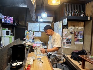 【閉店】筒井町の「鳥文とりぶん」が閉店。最後に、先輩や後輩と行ってきた。お通し、やきとり、刺身、一品・・・思い出のメニューももらって、噛みしめてきた。(沼津市筒井町)