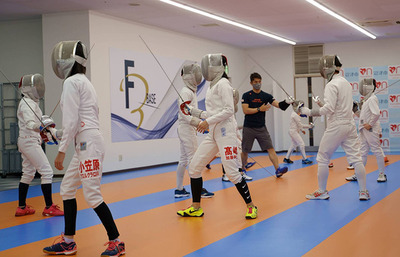 仕事帰りに剣を握ろう。10/24はフェンシング体験@沼津。沼津のフェンシングの聖地とレジェンド講師の超豪華版!