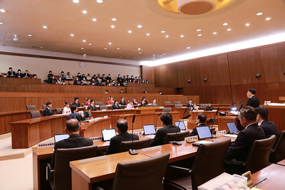 あの頃のクラスメイトがスーツ&振り袖の晴れ姿!来年も二十歳の集いやるって。対象となる人は今からスタンバイしておきましょう。