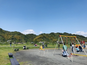 自然に囲まれた遊び場『あさはた緑地』【前編：遊び広場】