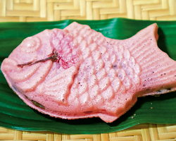 春のお祝い事に「桜鯛焼き」4月上旬まで