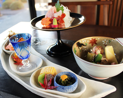 「懐石コース」花錦の前菜、お造り、煮物