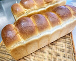 ローストした五穀を混ぜ焼き上げたフランスパンタイプの食パン