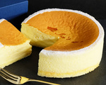 人気No.1「浜名湖チーズケーキ」とろりとしたチーズカスタードが特徴