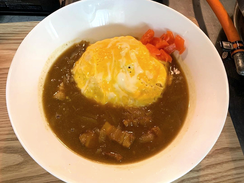 オムレツトッピングの「オムカレー」